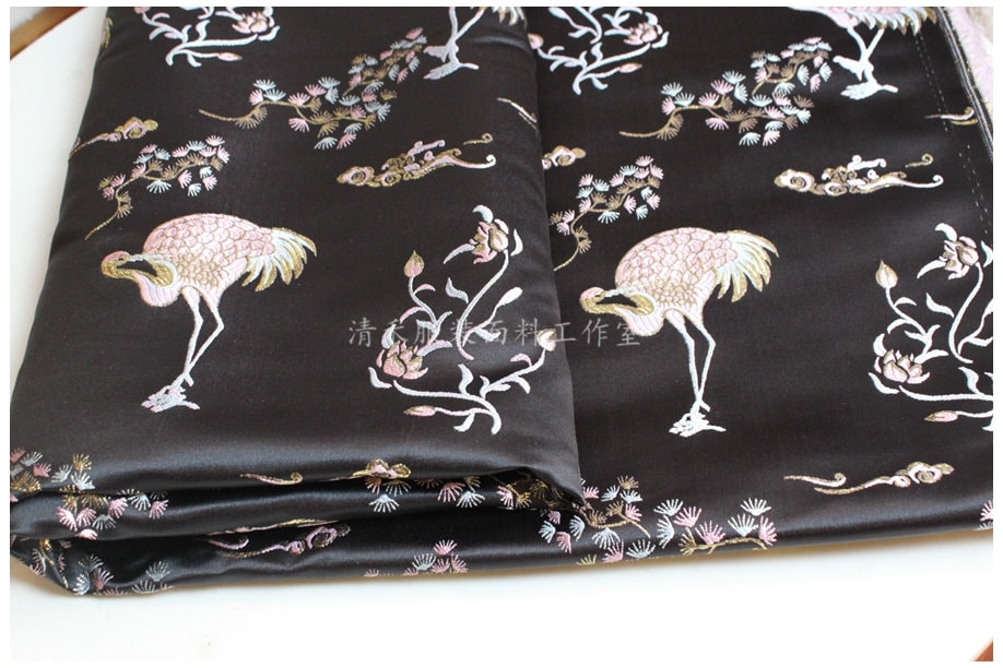 Tissu brocart satiné jacquard à mille grues : Matériel de couture pour cheongsam ancien