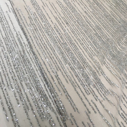 Tissu en dentelle géométrique argentée à paillettes : tulle pour robe de mariée de 140 cm de large