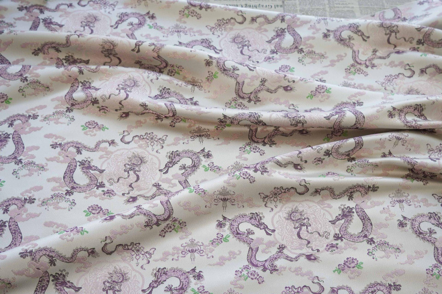 Tissu brocart Lilas Dragon : Cheongsam Qipao multicolore, 147 cm de large