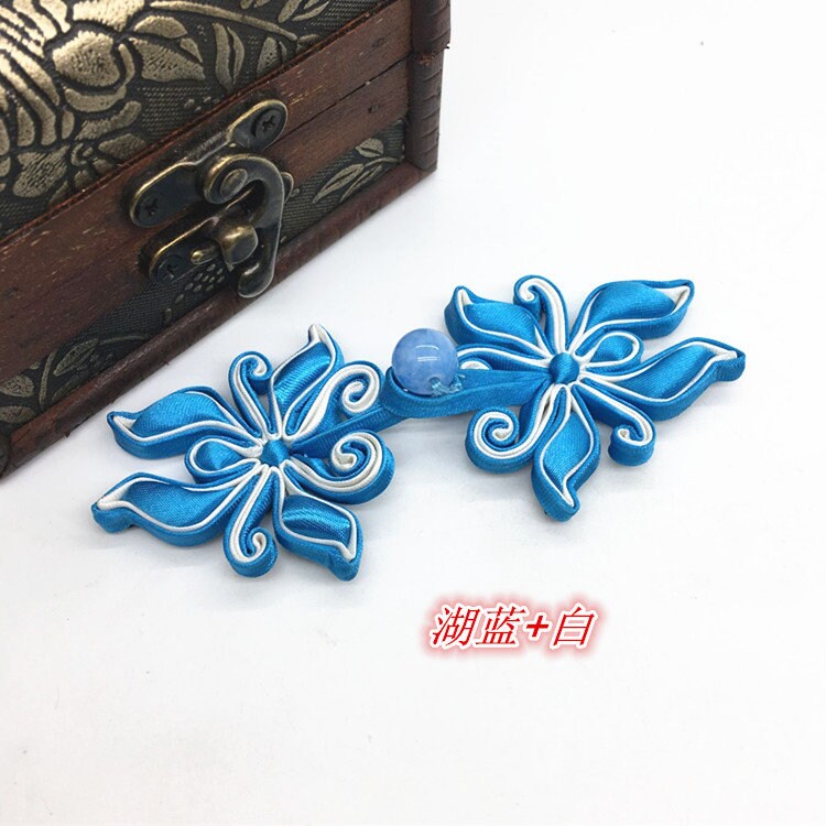 Handmade Butterfly Satin Cheongsam Buttons: Chinese Knot Fastener