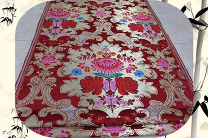 Tissu brocart de soie rouge : motif floral pivoine, 74 cm de large