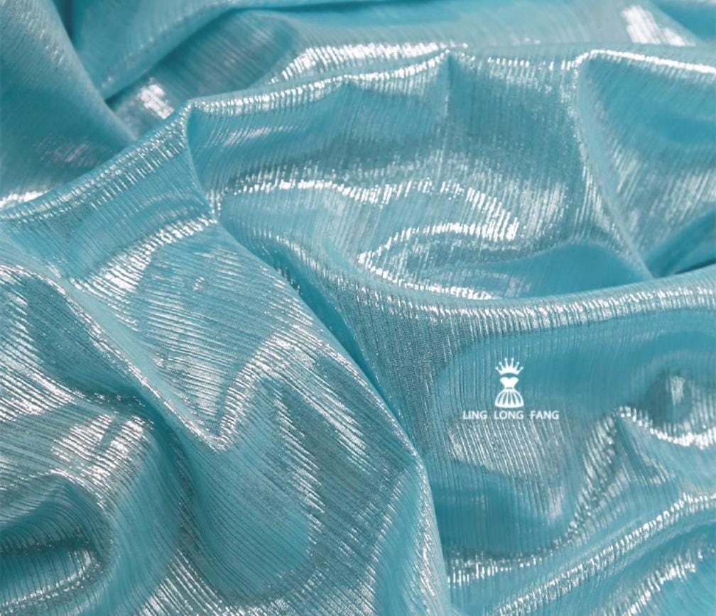 Tissu tricoté à rayures métallisées : extensible dans les 4 sens, 142 cm de large