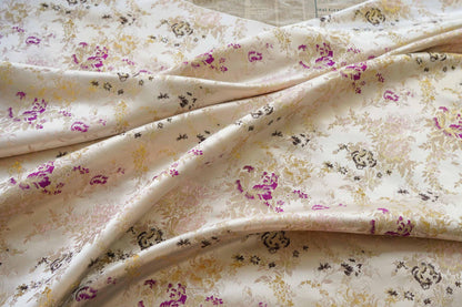 Tissu Jacquard Palais Beige et Or : Coton damassé gaufré, 165 cm de large