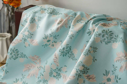 Tissu jacquard à motif floral : Lurex brillant tissé à motif floral 3D, 165 cm de large