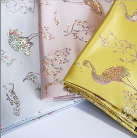 Tissu jacquard damassé à fil d'or : brocart métallisé, 145 cm de large