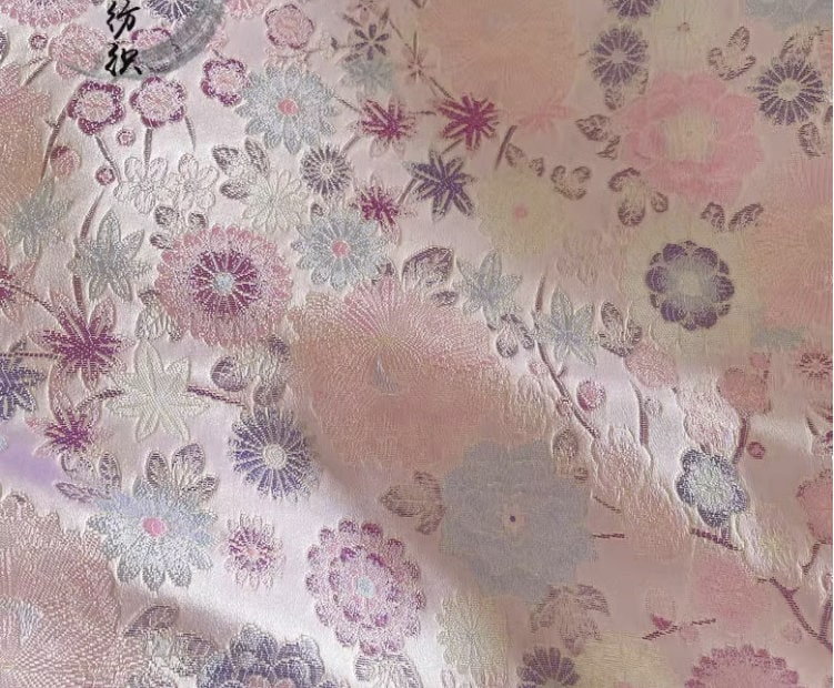 Tissu brocart japonais Nishijin : soie jacquard hortensia, 150 cm de large