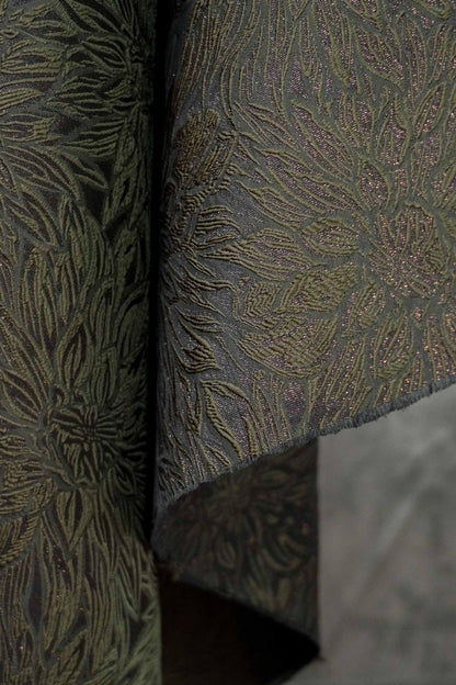 Tissu jacquard floral en relief : matériau d'ameublement de 140 cm de large