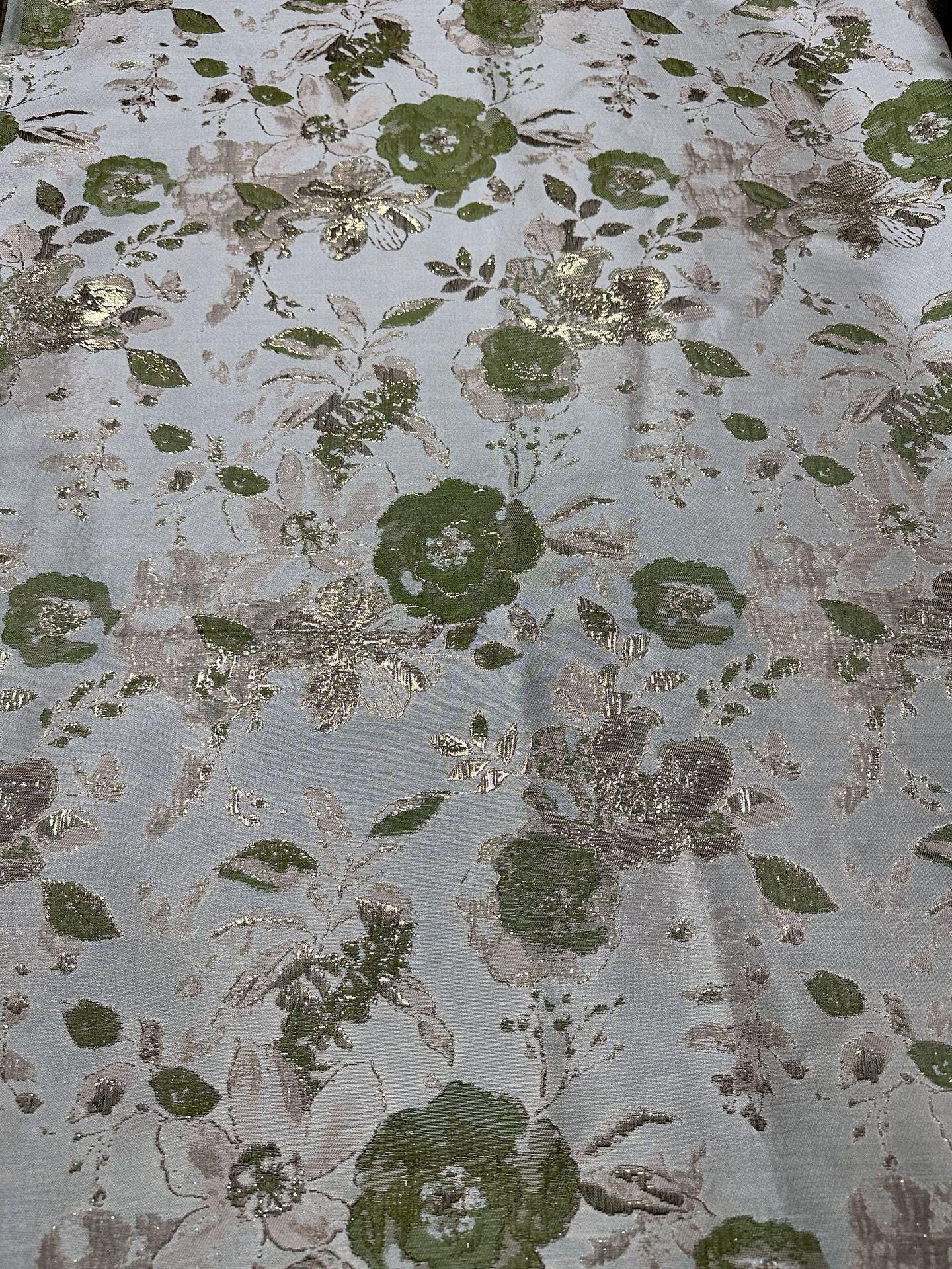 Tissu jacquard floral avec fil doré ��� Tissu de couture tissé couleur" Large