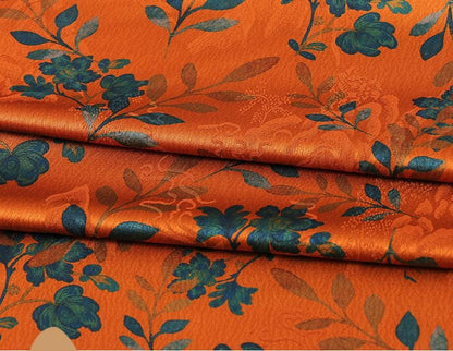 Tissu en soie imprimé numérique « Plum Blossom Tea », 150 cm de large.