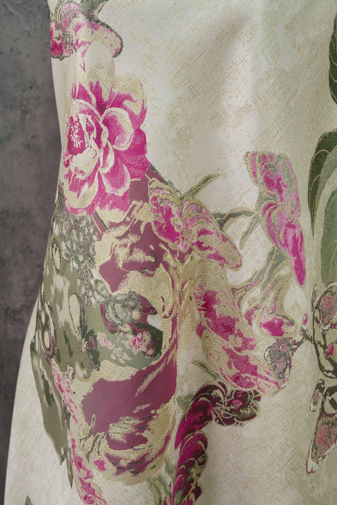 Tissu jacquard brocart doré à motifs floraux, tissu pour costumes Hanfu, tissu pour rideaux et ameublement, largeur 60 pouces