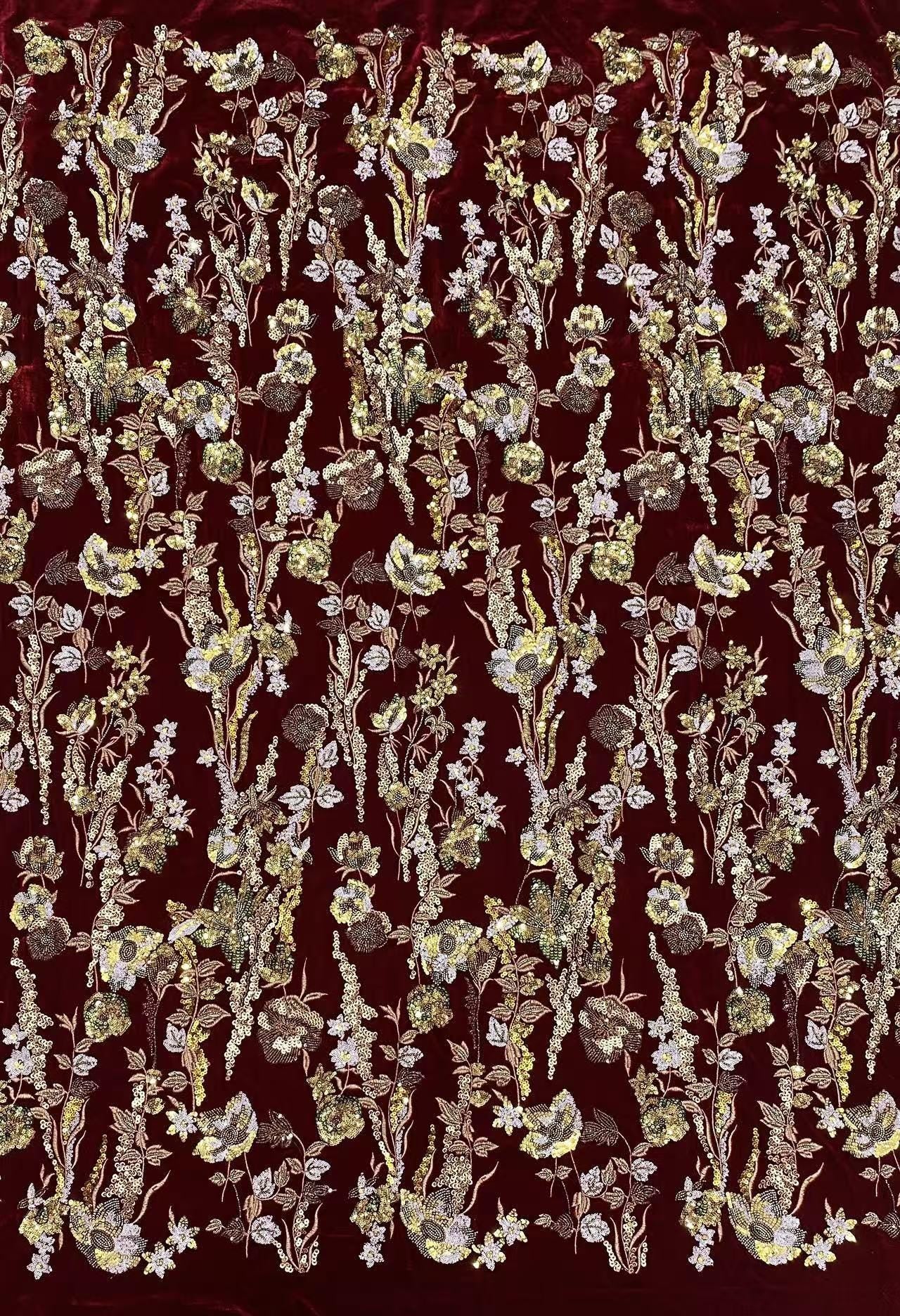 Tissu velours brodé à motifs floraux ���� Paillettes et perles" large