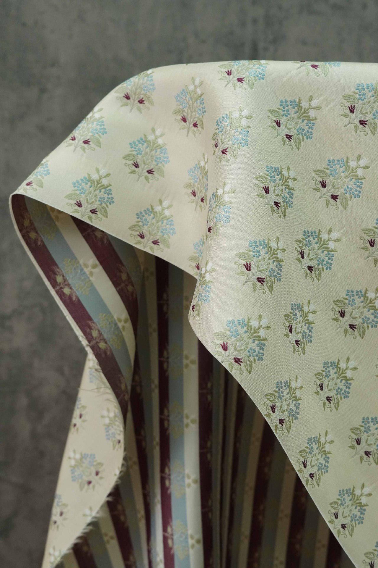 Circular Bouquet Jacquard Woven Fabric: 3D Embossed Floral Upholstery, Costume, Sewing DIY - 63"W