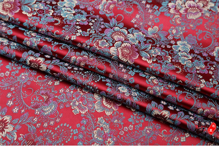 Tissu brocart jacquard damassé à motifs floraux : mélange de soie et de rayonne