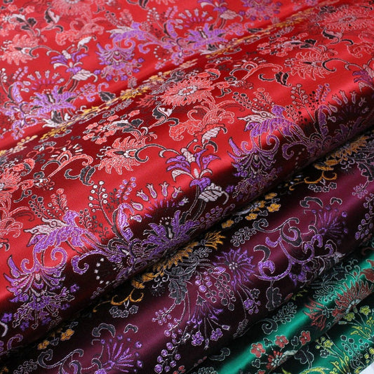 Tissu brocart chrysanthème vintage : mélange de satin et de soie de 89 cm de large
