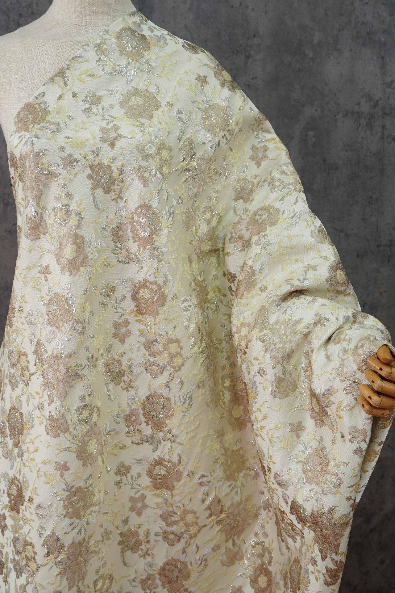 Tissu jacquard à fil argenté : tissu d'ameublement 3D vintage et pour robes de bal