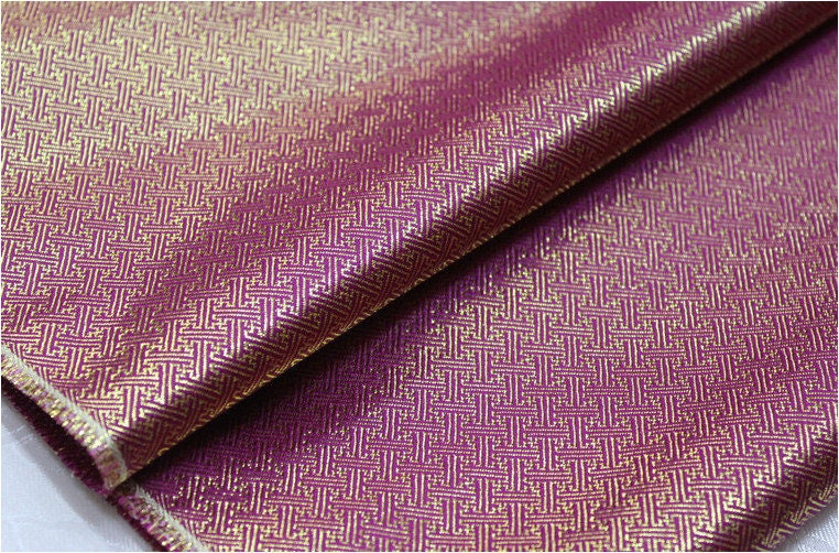 Tissu brocart or et argent : petits carrés, tissu pour robe de costume (29,5 po de largeur)