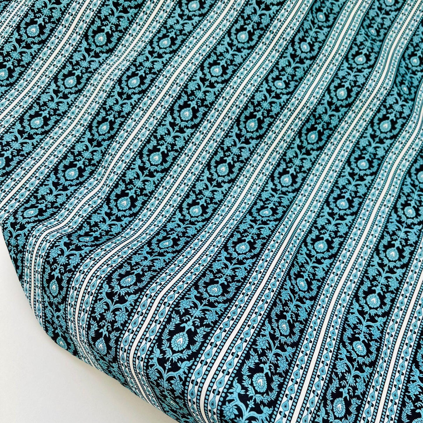 Tissu de couture en coton imprimé à la main : tissu indien pour patchwork et vêtements