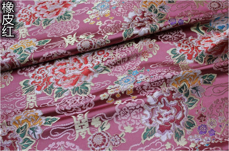 Tissu brocart à motifs floraux : jacquard de soie et rayonne de style sino-mongol