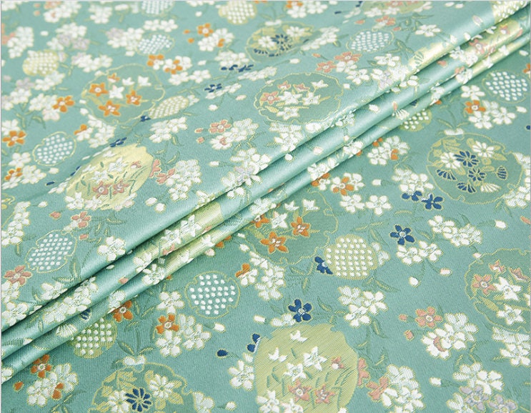 Tissu brocart de soie jacquard à motif floral : design asiatique moderne