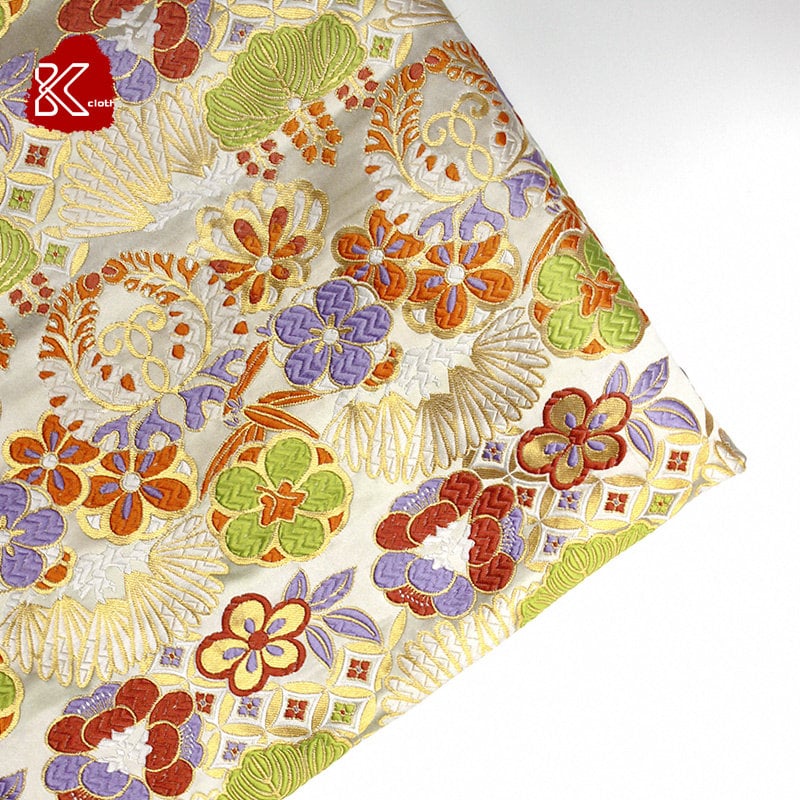 Tissu Jacquard Nishijin Ori : Brocart de mariage japonais en mélange de soie