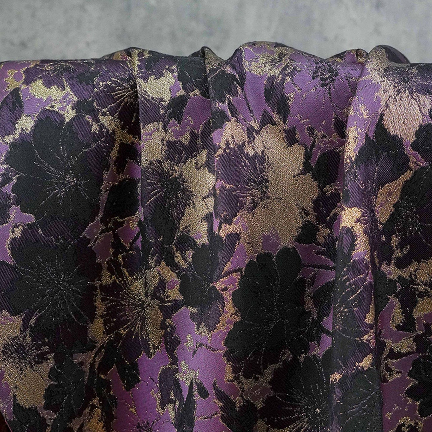 Tissu jacquard à fleurs - Style vintage avec lurex doré