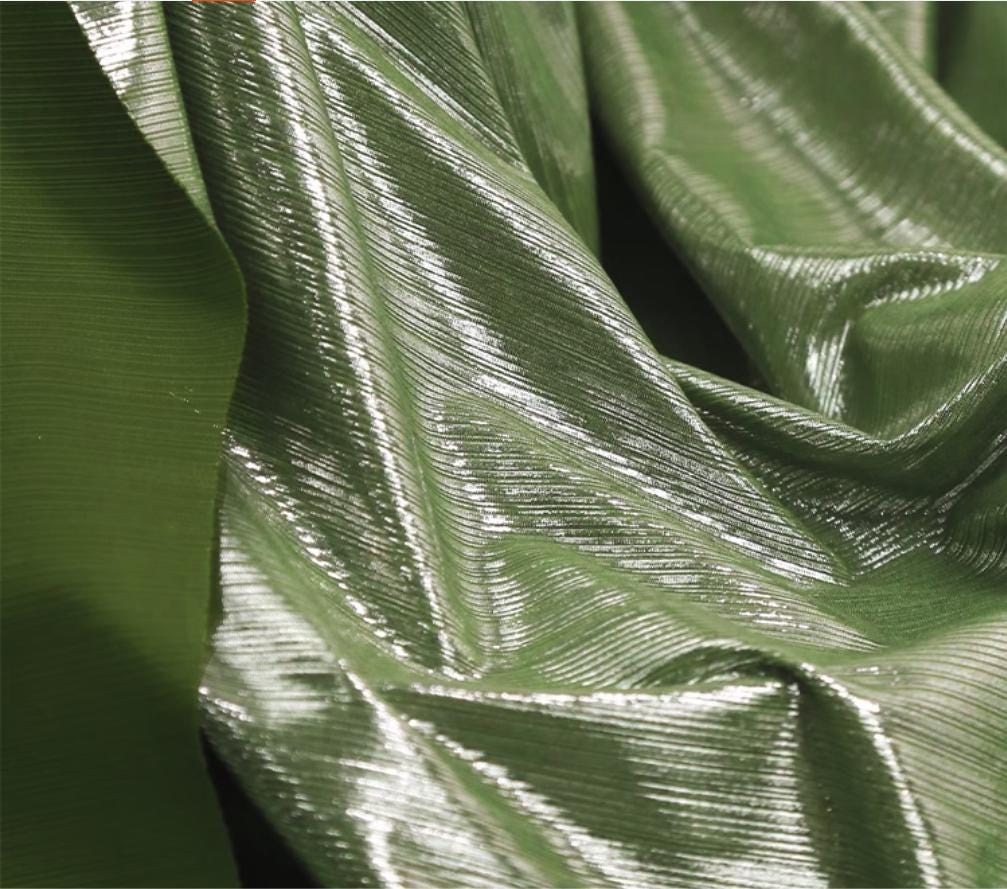 Tissu tricoté à rayures métallisées : extensible dans les 4 sens, 142 cm de large