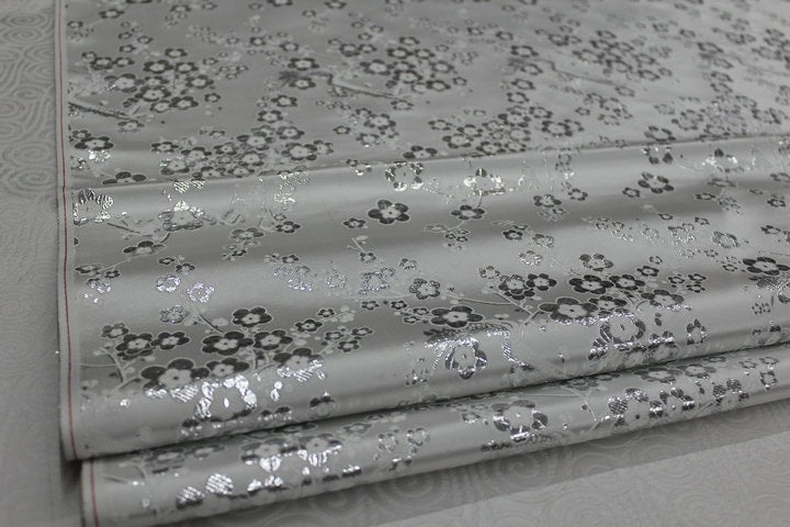 Tissu brocart de soie à fleurs de prunier : tissu pour cheongsam qipao multicolore