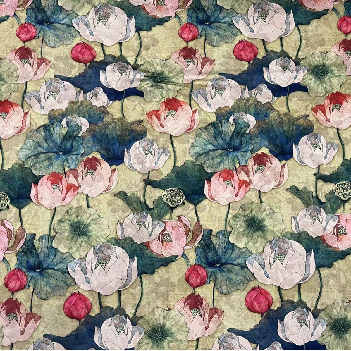 Tissu satin de soie imprimé lotus - 150 cm de large - Ameublement et costumes