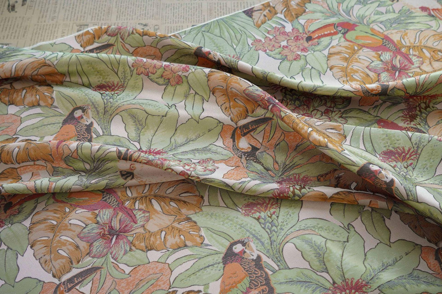 Tissu Jacquard Perroquet : Texture Peinture Feuille Verte, 152 cm de large