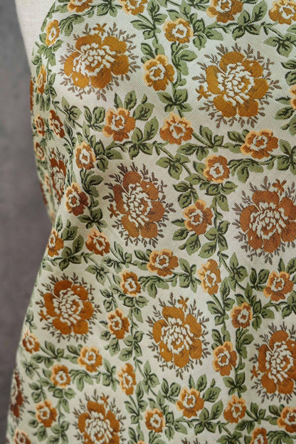 Pastoral Vintage Wreath Jacquard Fabric ��� Elegant Dress, Qipao, Suit, and Handbag Ma