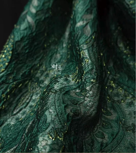 Tissu polyester jacquard gaufré vert : 140 cm de large (tissu de créateur)