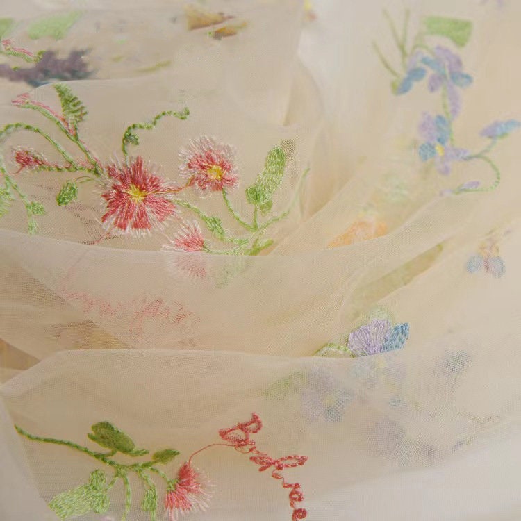 Embossed Flower Embroidery Fabric: 3D Silk Mesh, Costume & Decor