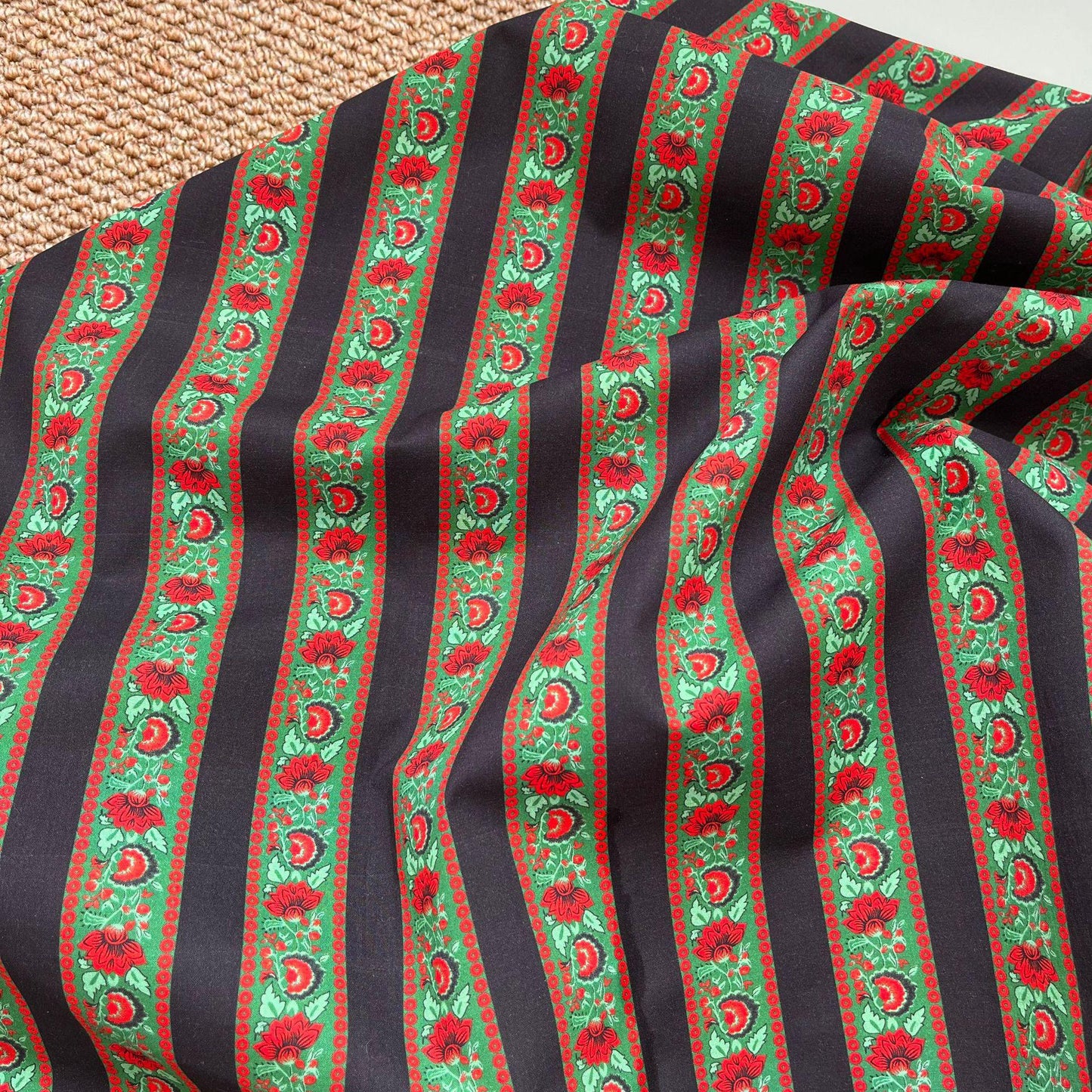 Tissu de couture en coton imprimé à la main : tissu indien pour patchwork et vêtements