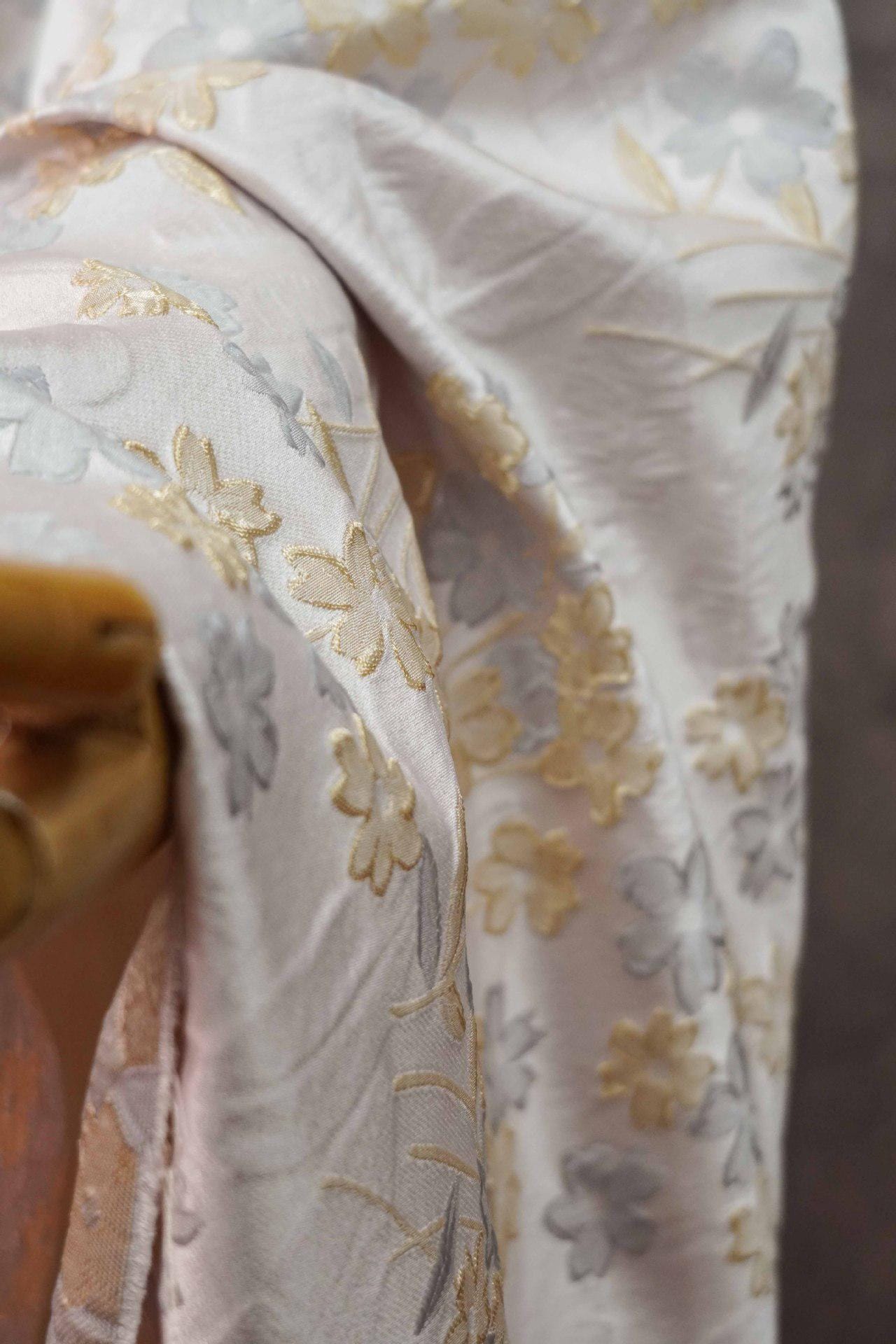 Gold Thread Floral Jacquard Fabric: 3D Foil Texture (63"W)