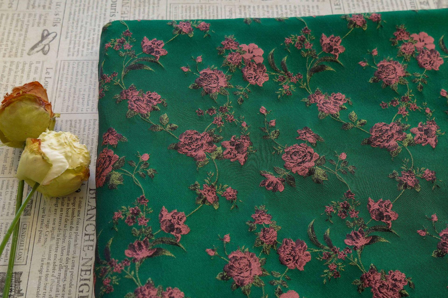 Tissu jacquard chinois vintage : matériau d'ameublement pour costumes de 160 cm de large