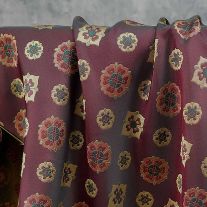 Tissu jacquard à motif de fleurs de pipa orientales avec accents dorés ��� Brocart de luxe Large