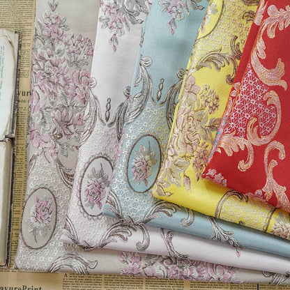 Tissu jacquard brocart style palais rétro : revêtement en polyester de 150 cm de large