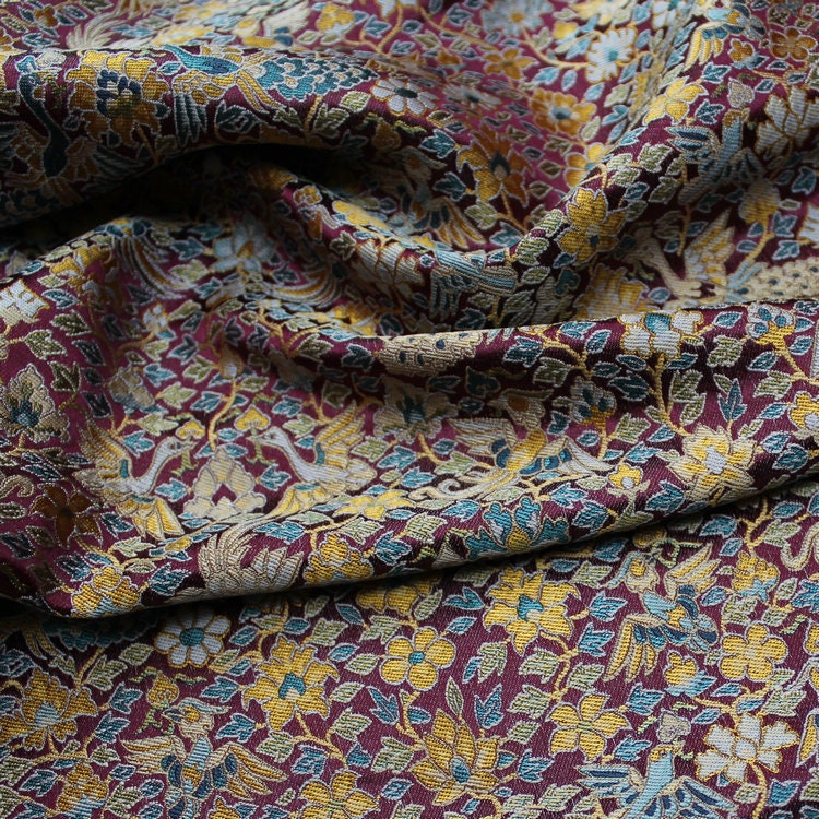 Tissu brocart à motifs floraux et oiseaux : Damas de rayonne de soie chinoise (55 po de largeur)