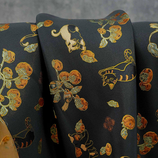 Tissu jacquard de luxe à motifs chats et kaki avec accents dorés pour sacs à main, 65 pouces de large
