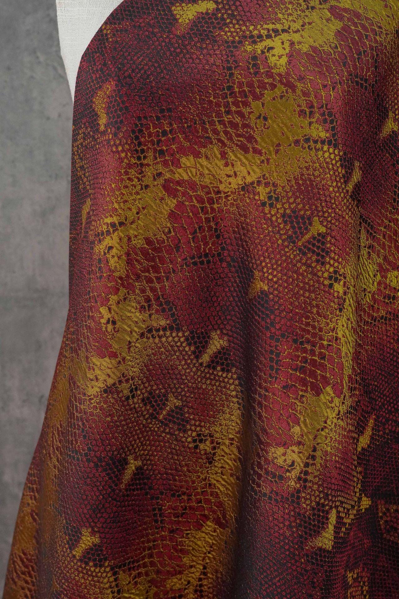 Tissu jacquard imitation peau de serpent : 60 pouces de large, tissu tissé tendance