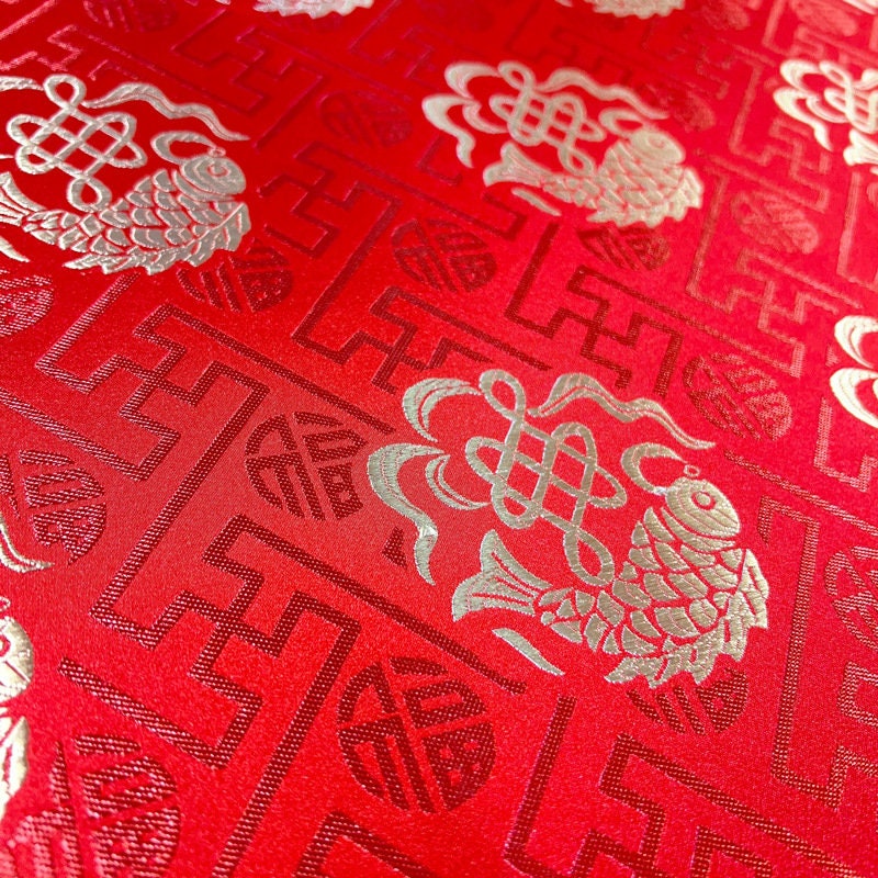 Tissu brocart de soie rouge « Poisson porte-bonheur » de Chine : largeur 150 cm, pour l’ameublement et la couture