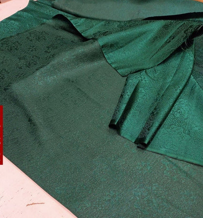 Tissu brocart de rayonne vert émeraude : motif floral et aquatique, 75 cm de large