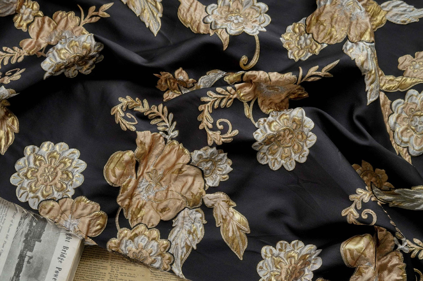 Retro Palace Brocade Fabric: 3D Jacquard Floral Upholstery, Costume Fabric
