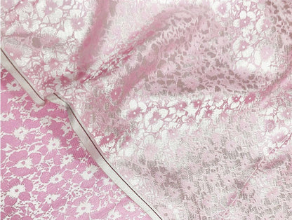 Tissu brocart à motifs floraux : jacquard de soie et rayonne, tissu pour costumes