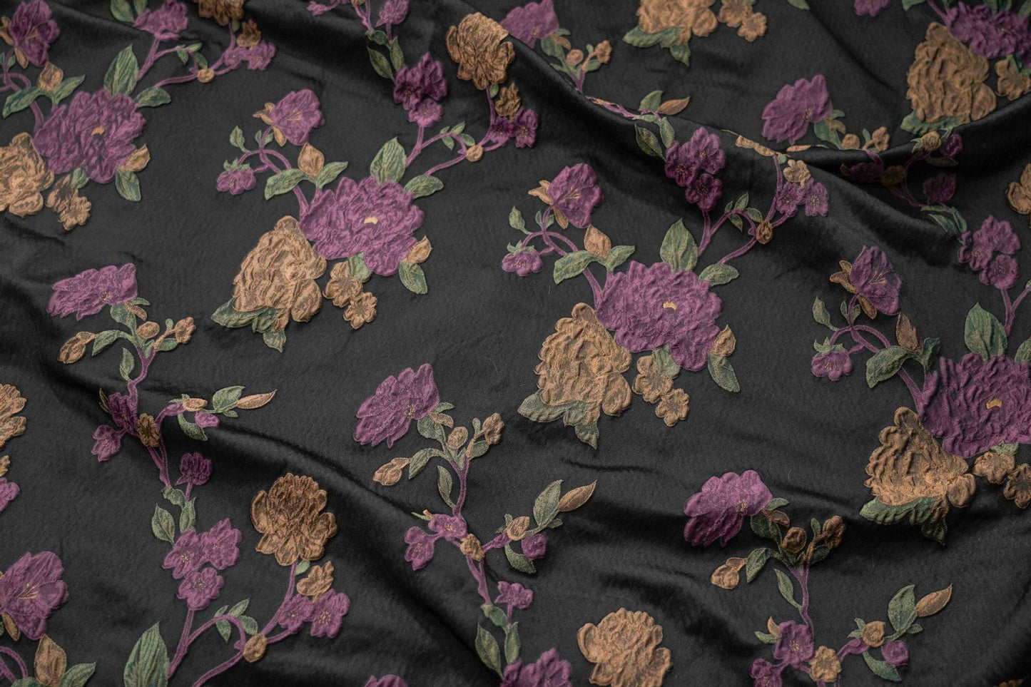 Tissu jacquard à motif floral et fils dorés : Tissu de créateur Vintage Palace, 147 cm de large