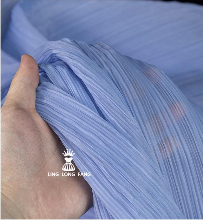 Tissu organza plissé mat : polyester texturé de 140 cm de large