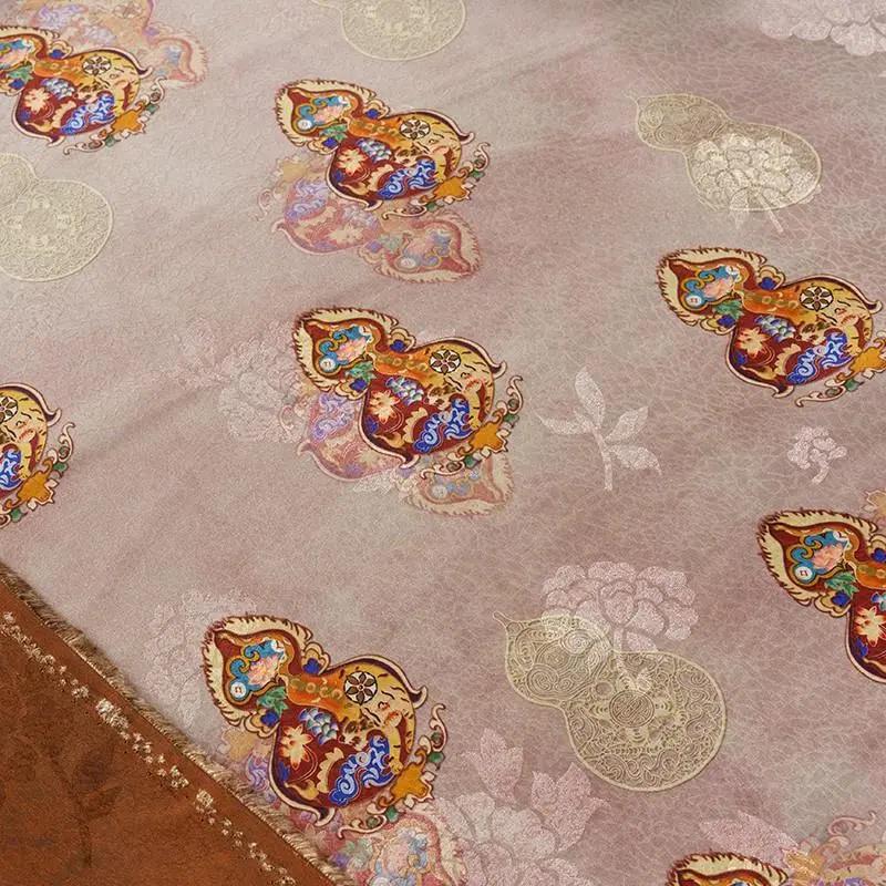 Tissu satiné en soie couleur thé : imprimé de courges rose pâle grisâtre, 147 cm de large