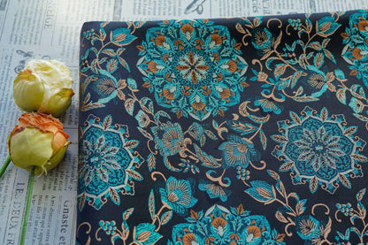 Jacquard floral irisé de luxe avec fils d'or ��� Mode et artisanat Fabr"Large