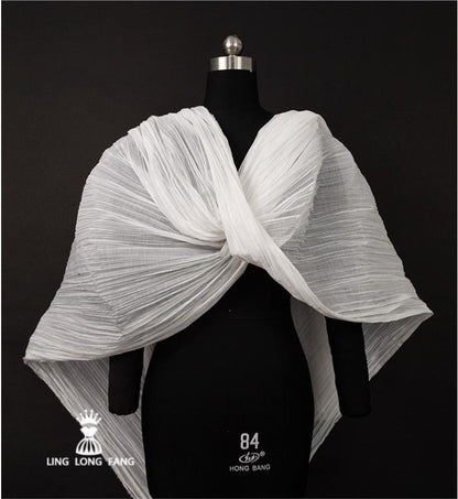 Tissu plissé texturé blanc : Matière légère pour robes 3D - 150 cm de large