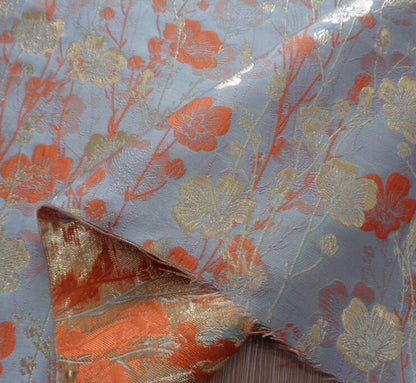 Tissu jacquard doré à motif floral : texture peinture à l’huile 3D, 145 cm de large